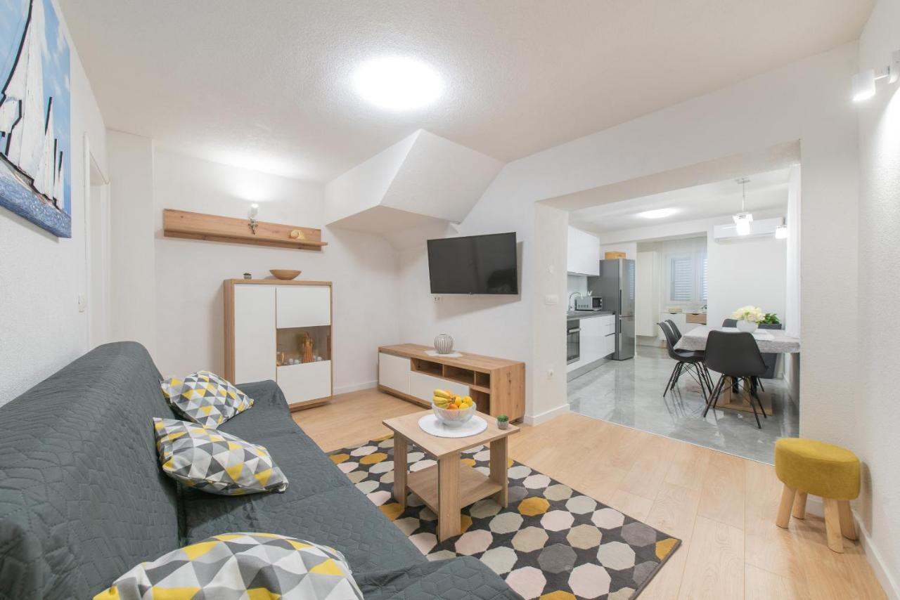 Kaštela Apartmani Mara מראה חיצוני תמונה
